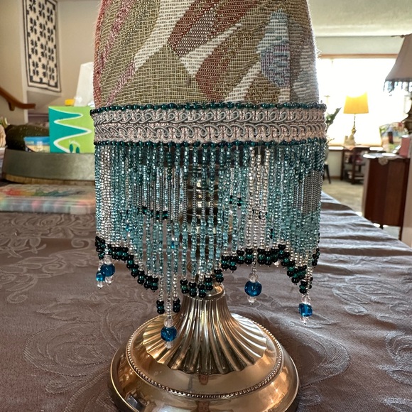 Victorian hand beaded pin or brooch cushion - Picture 11 of 11